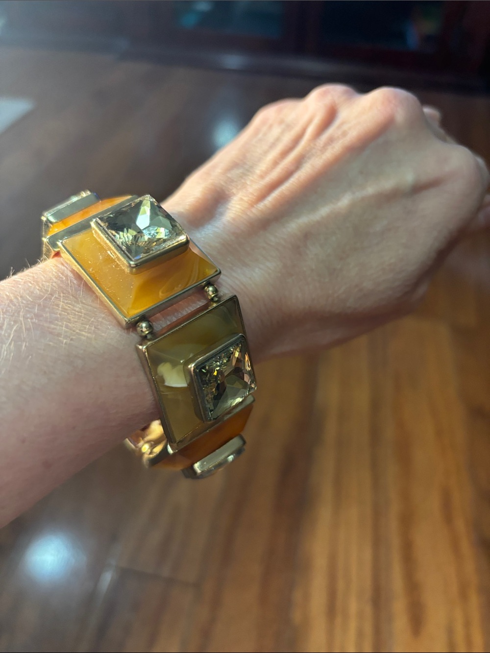 Vintage Gold Tone Yellow Amber Stylish Yellow Crystal-Like Stretch Bracelet EUC